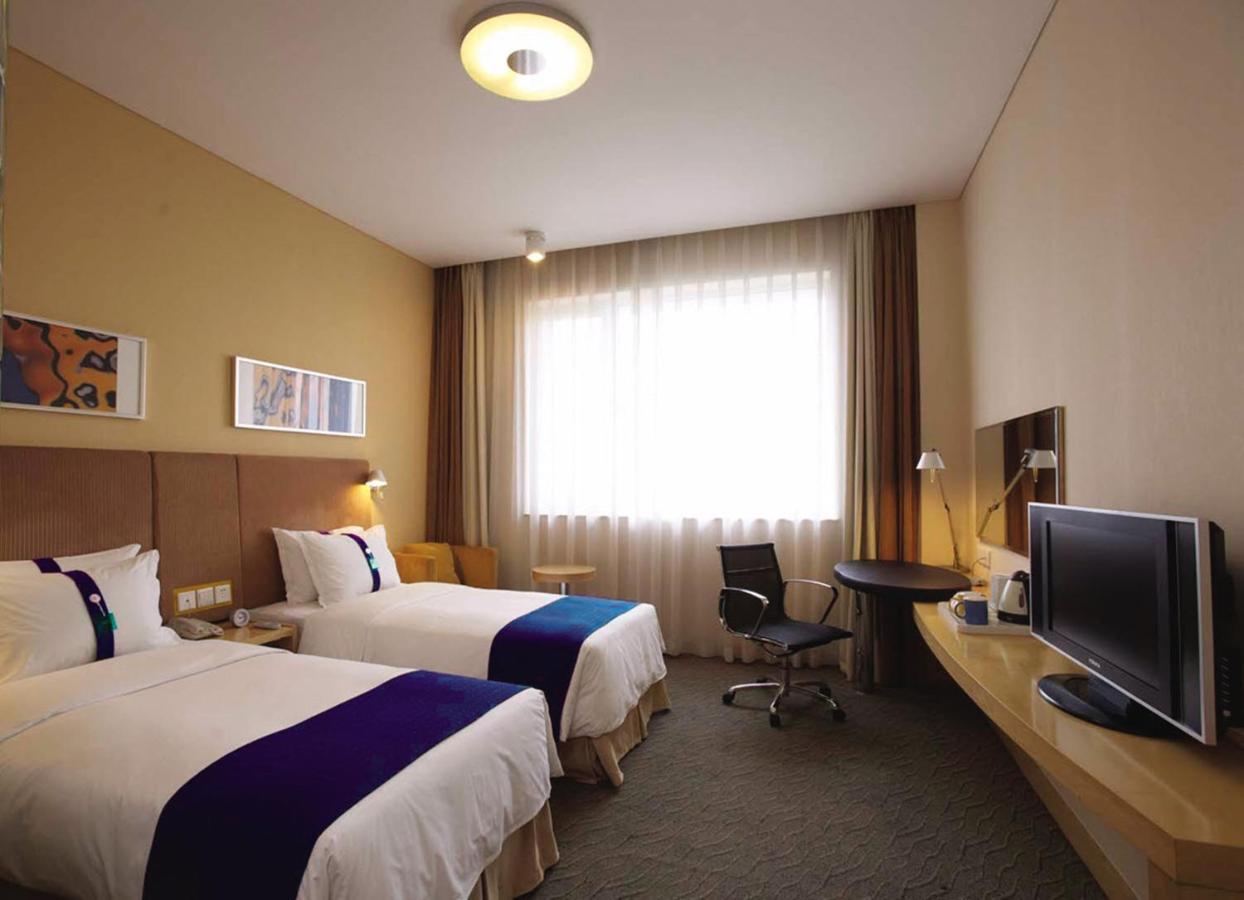 Holiday Inn Express - Jinan Exhibition Center, An Ihg Hotel Δωμάτιο φωτογραφία