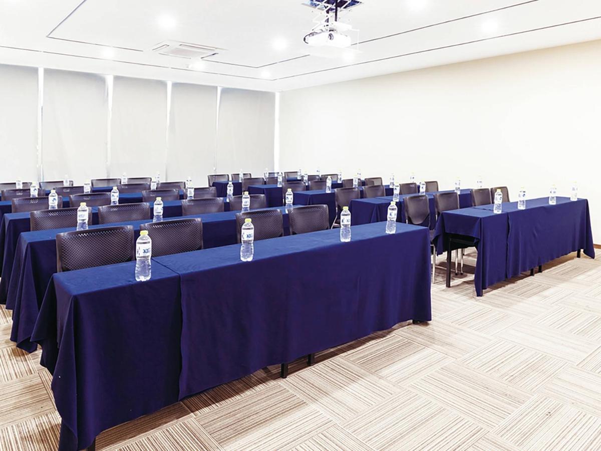 Holiday Inn Express - Jinan Exhibition Center, An Ihg Hotel Εξωτερικό φωτογραφία